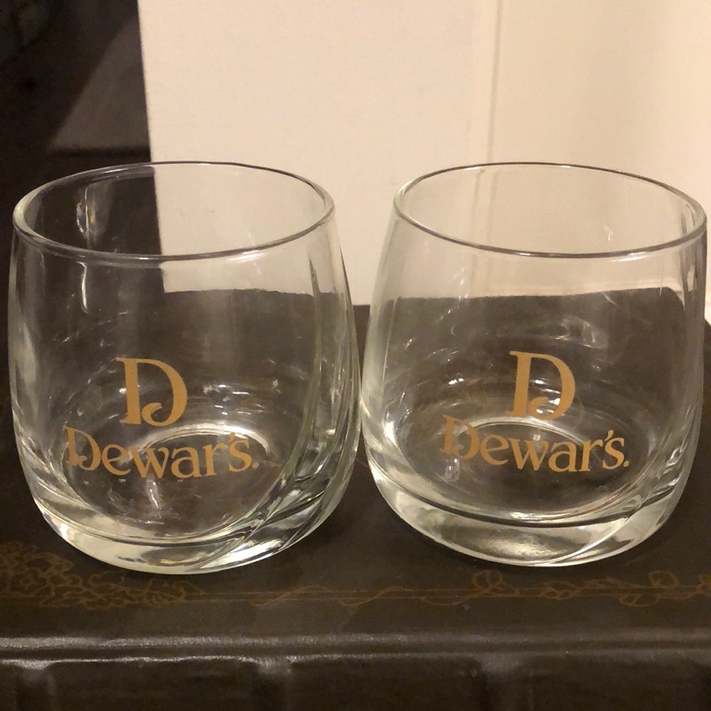 2 Dewars scotch whiskey 9 oz. Glasses